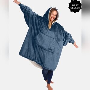 Never Worn Blue Comfy Wearable Blanket! Keeps you Warm & Cozy! Even Has A Hood!!